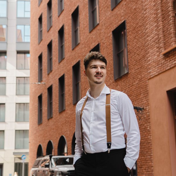 Kulisy skutecznej sprzedaży - jak naprawdę wygląda praca agenta